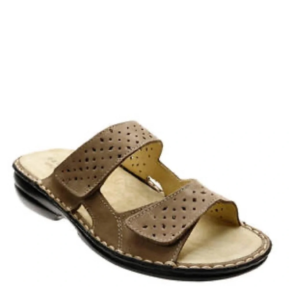 David Tate Gelato Taupe Nubuck Adjustable  Size 6.5